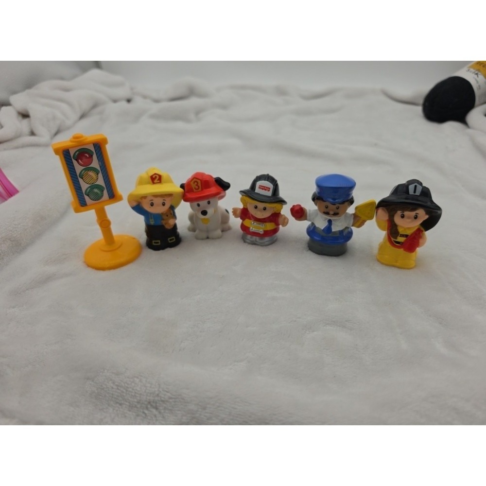 Fisher-Price Little People Figures Lot Firefighters Girl Boy Dog Stop Light